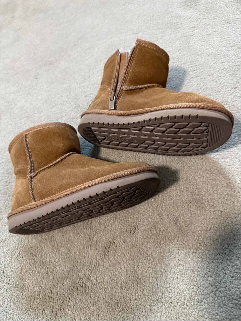 Koolaburra Kids Chestnut Suede-Look Faux-Shearling Boots
